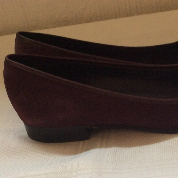 Vintage Marc Jacobs flats shoes burgundy purple suede, size 9.5 U.S. - Picture 2 of 3